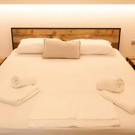 Luxury House - Stylish Comfy 아파트 Kanálion